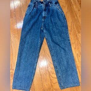 Abercrombie and Fitch MOM jeans